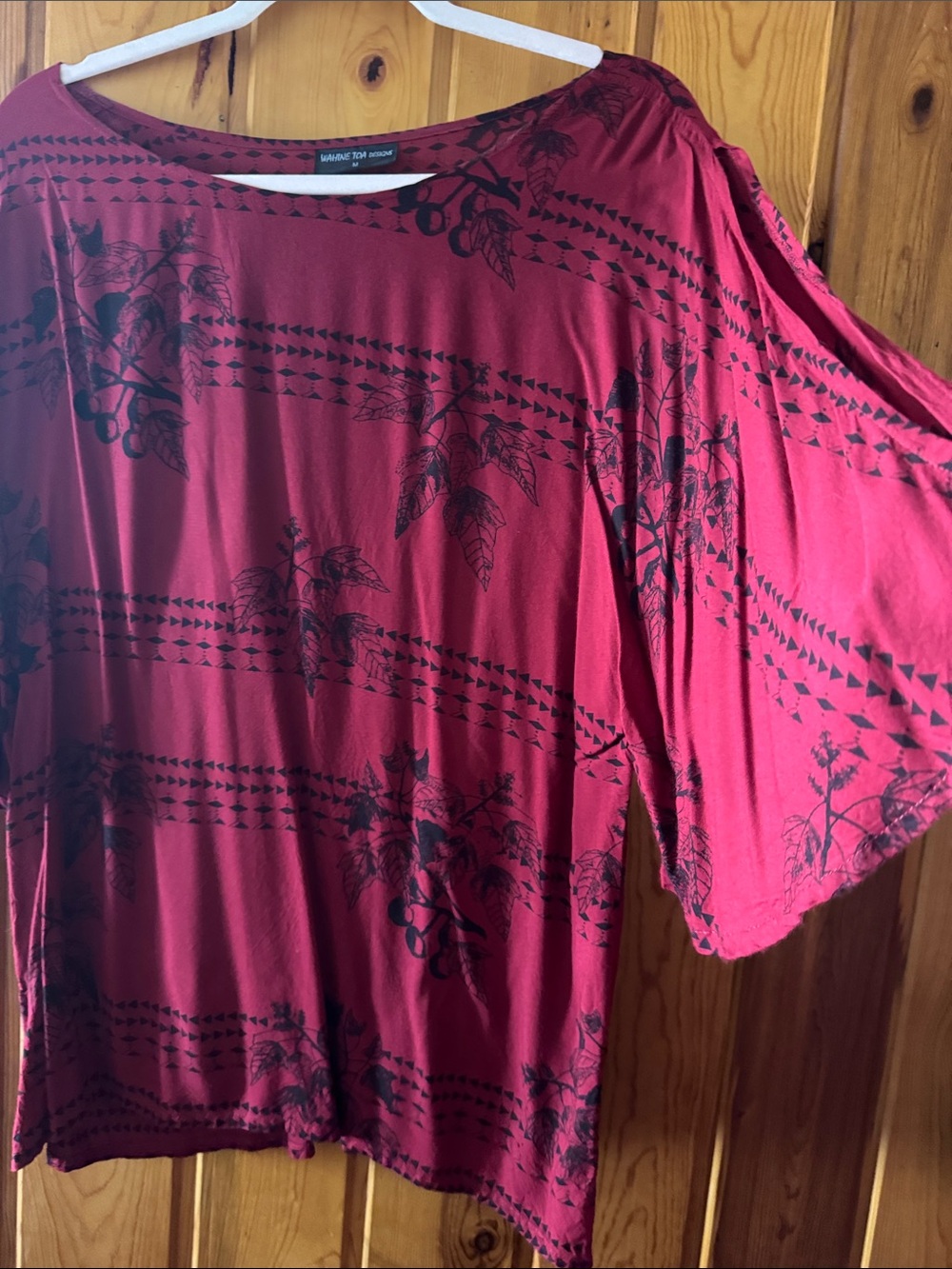 Wahine Toa Women’s Red Floral Batwing Blouse Cold Shoulder
